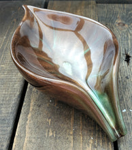 Load image into Gallery viewer, Self Draining Leaf Soap Dish - Willowisp Apothecary 